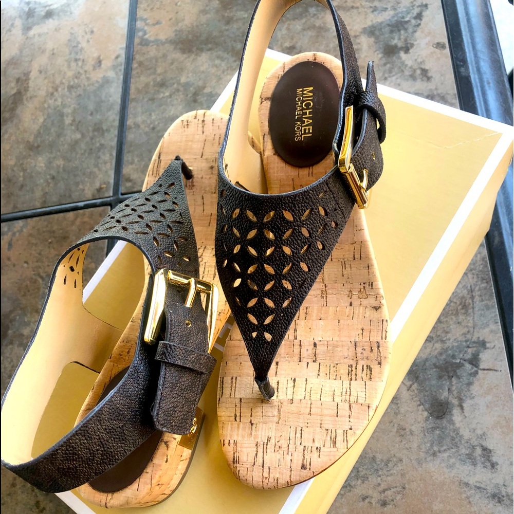NWT Michael Kors Thong Sandals Size 6.5 6 1/2